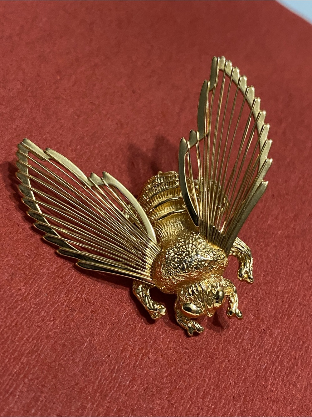 Monet Gold Bee Brooch - Picture 2 of 6